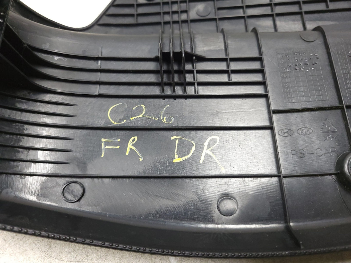 2014 - 2019 Kia Sou Seat Side Trim & Knob Front Driver Side Left OEM