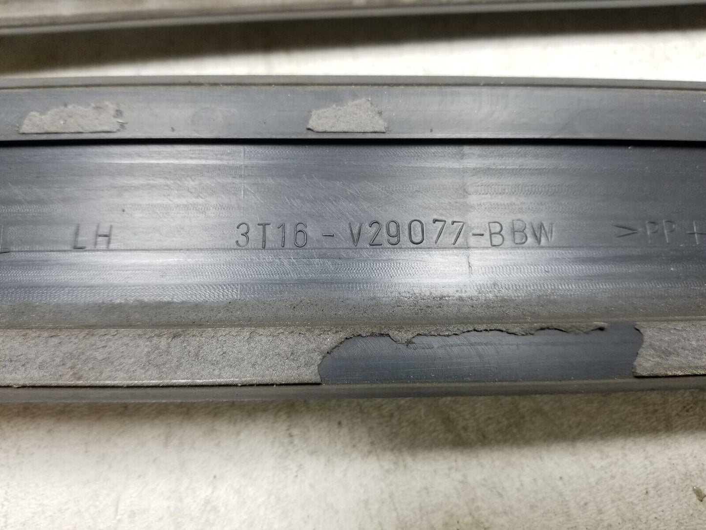 10 - 13 Ford Transit Connect Door Molding Driver Side Left Pair OEM
