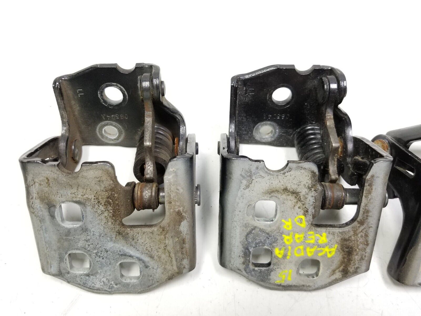 13 14 15 16 GMC Acadia Raer Door Hinge Driver Side Left OEM