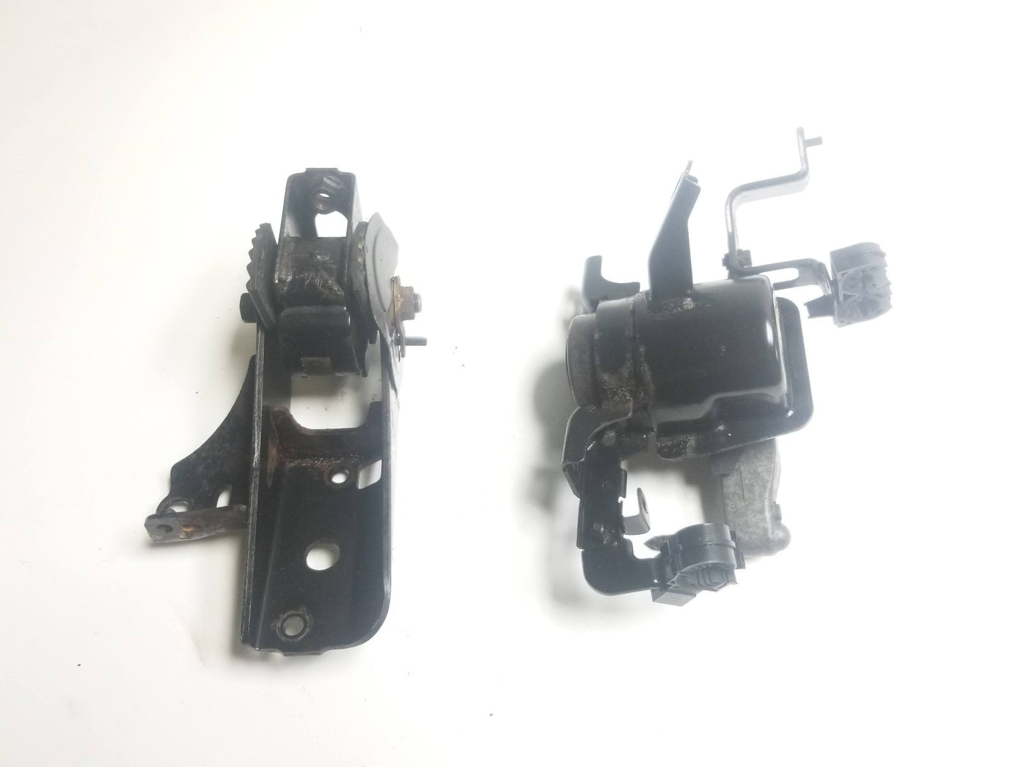 2011 - 2016 Scion Tc Motor Mount Bracket OEM