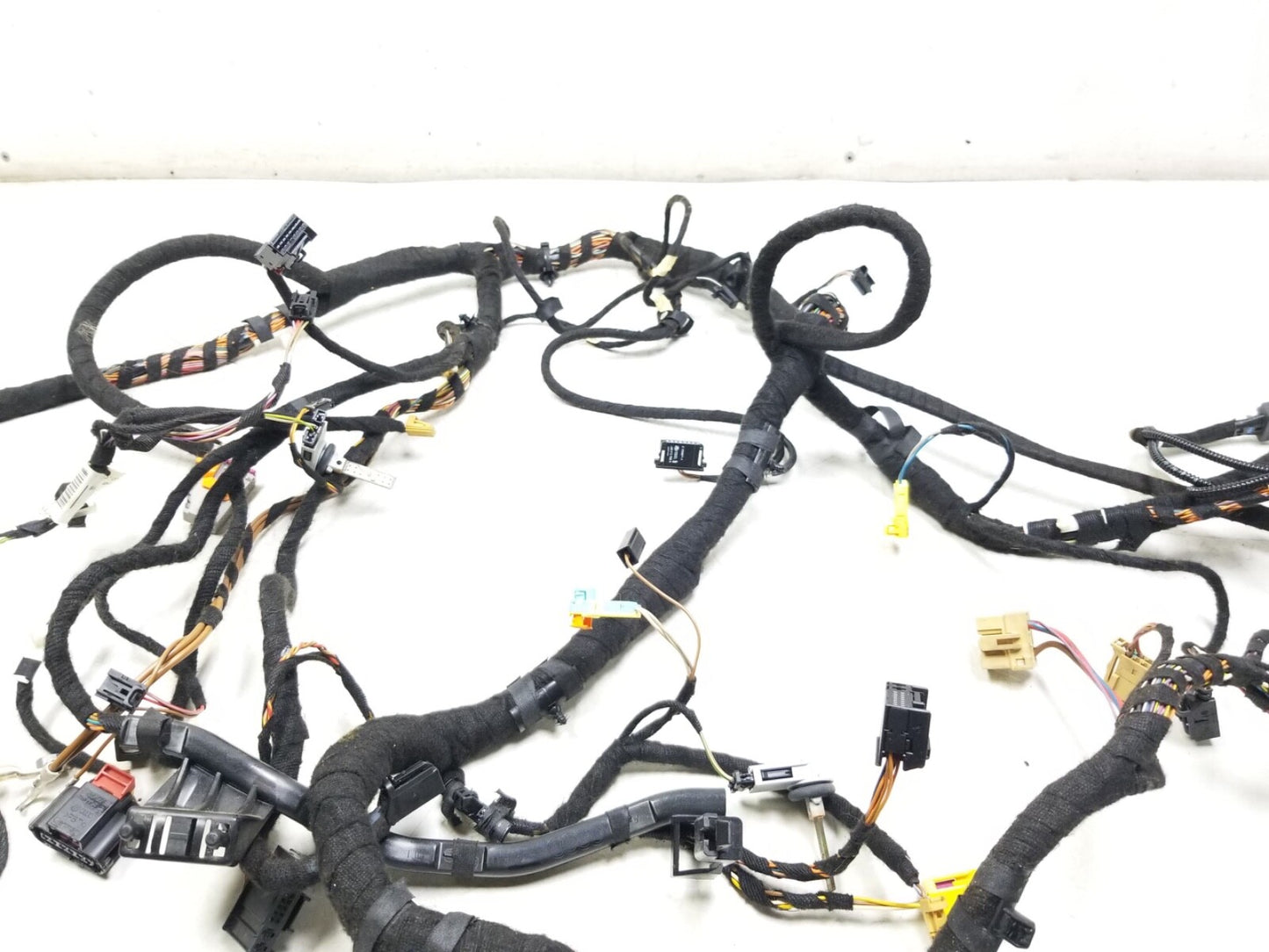 2009 - 2012 Audi Q5 Dashboard Instrument Panel Wiring Harness W/ Fuse Box OEM