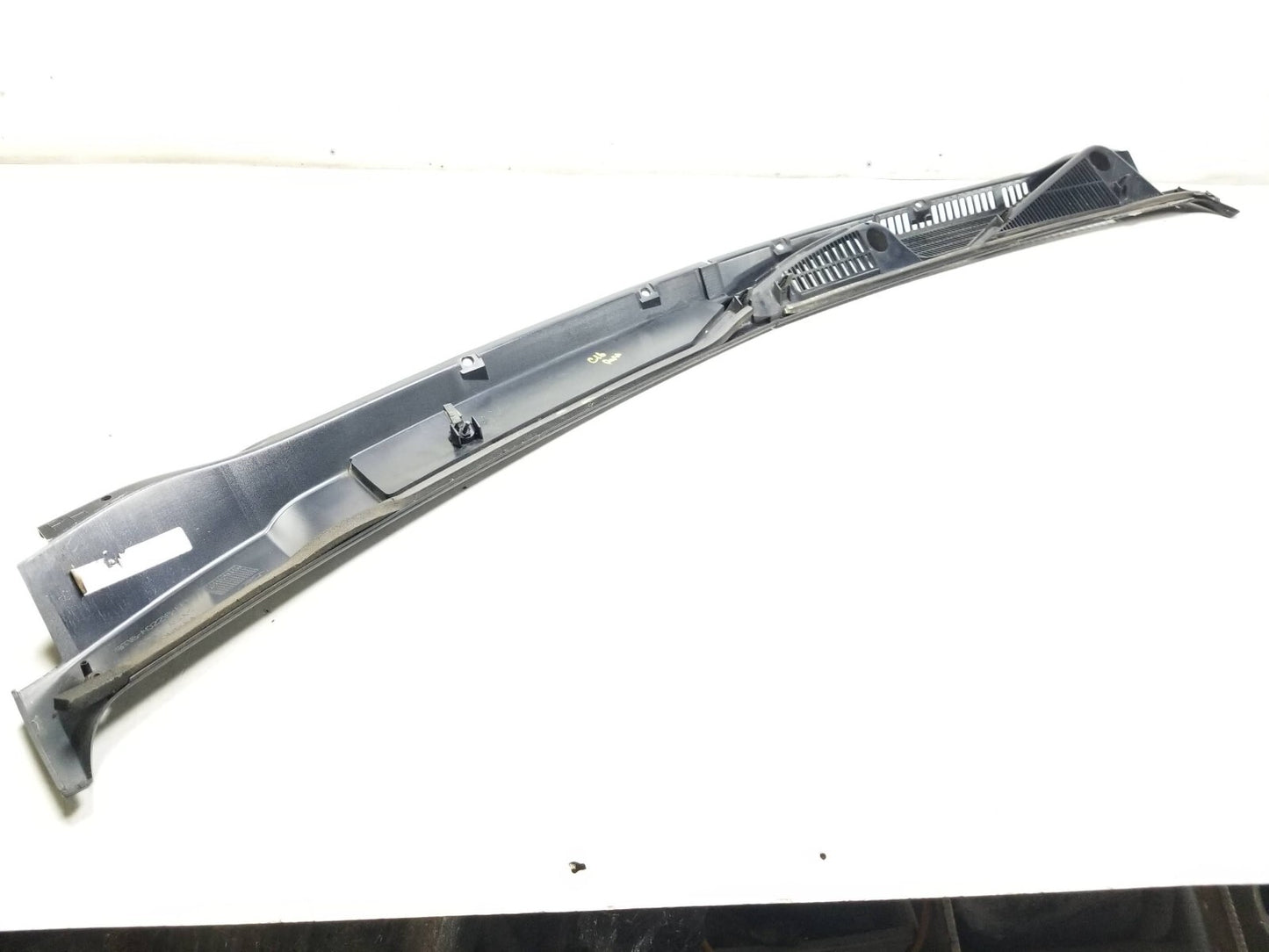 10 - 13 Ford Transit Connect Windshield Cowl Wiper Motor Cover Trim OEM ā