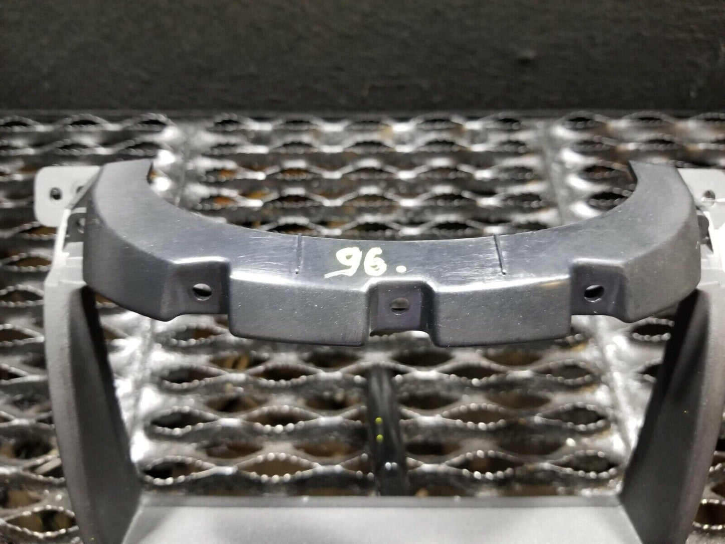 05 2005 Kia Sorento Center Dash Radio AC Climate Trim Bezel Panel OEM #96