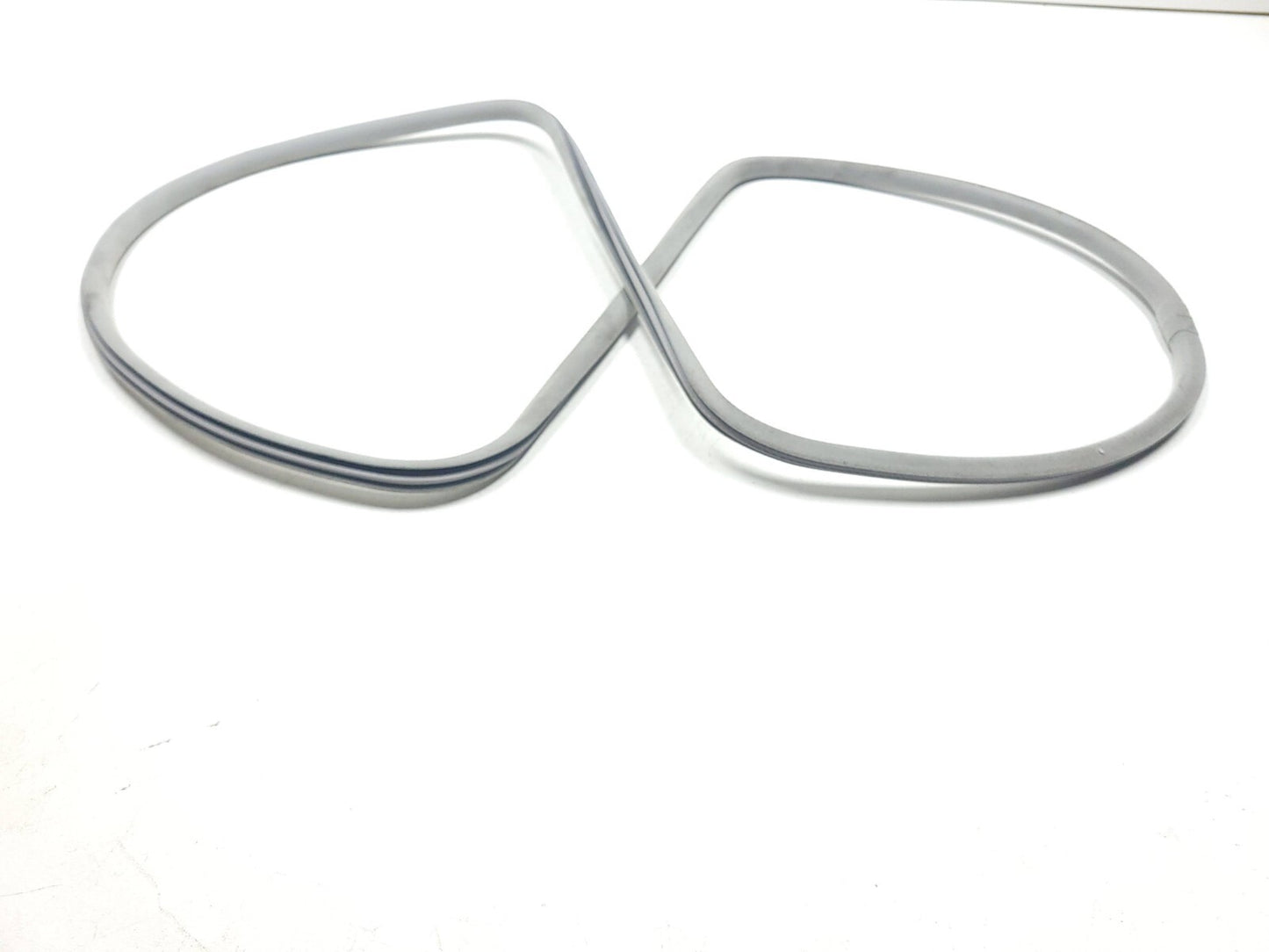 2009 Mitsubishi Outlander Sunroof Weatherstrip Seal Trim Belt OEM