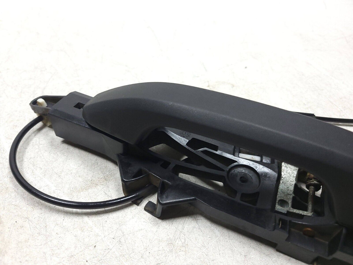 14-19 Chevrolet Silverado 1500 Exterior Door Handle Front Passenger Side Rh OEM