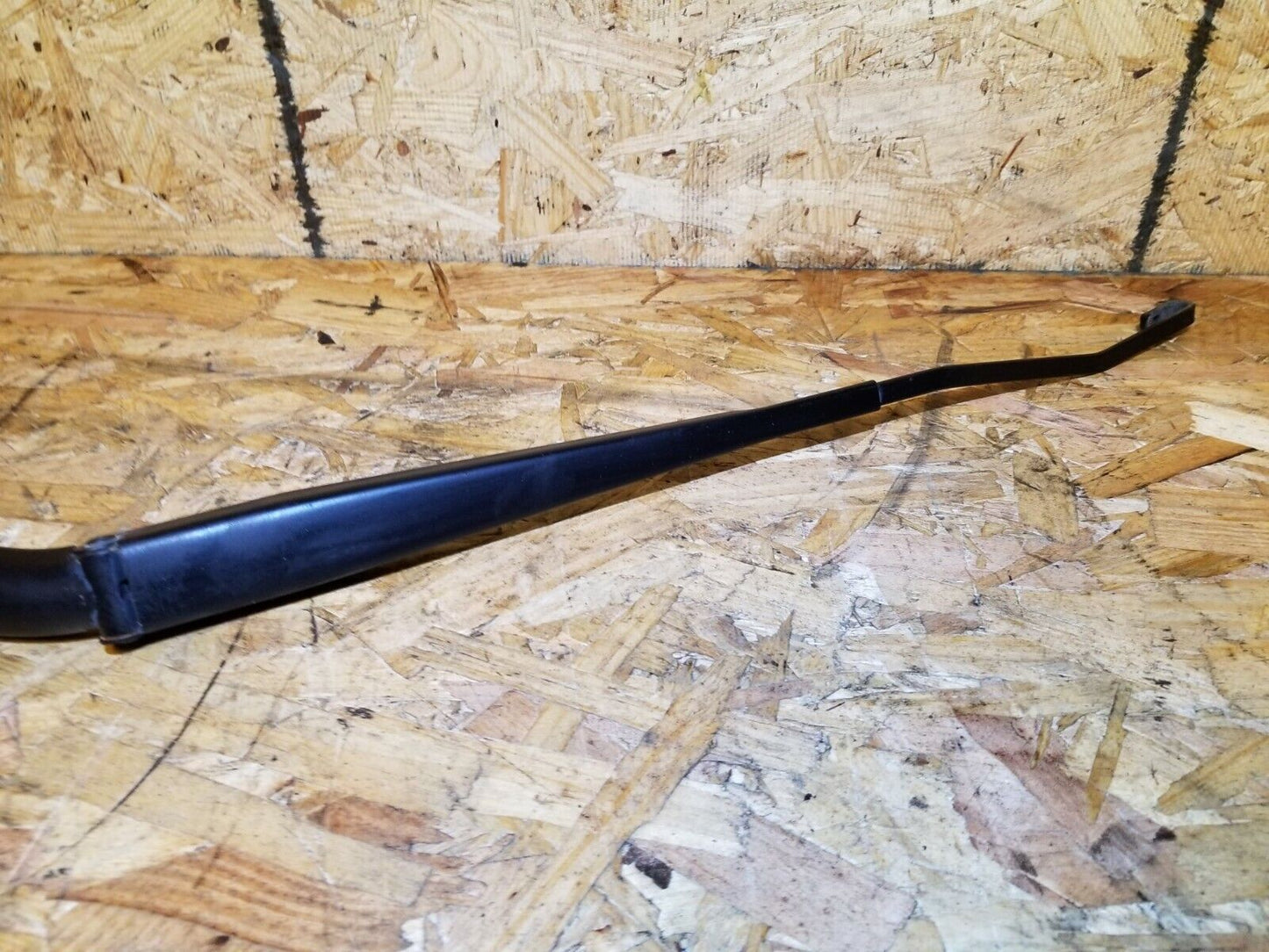 2004 - 2009 Cadillac SRX Front Windshield Wiper Arm Passenger Right OEM