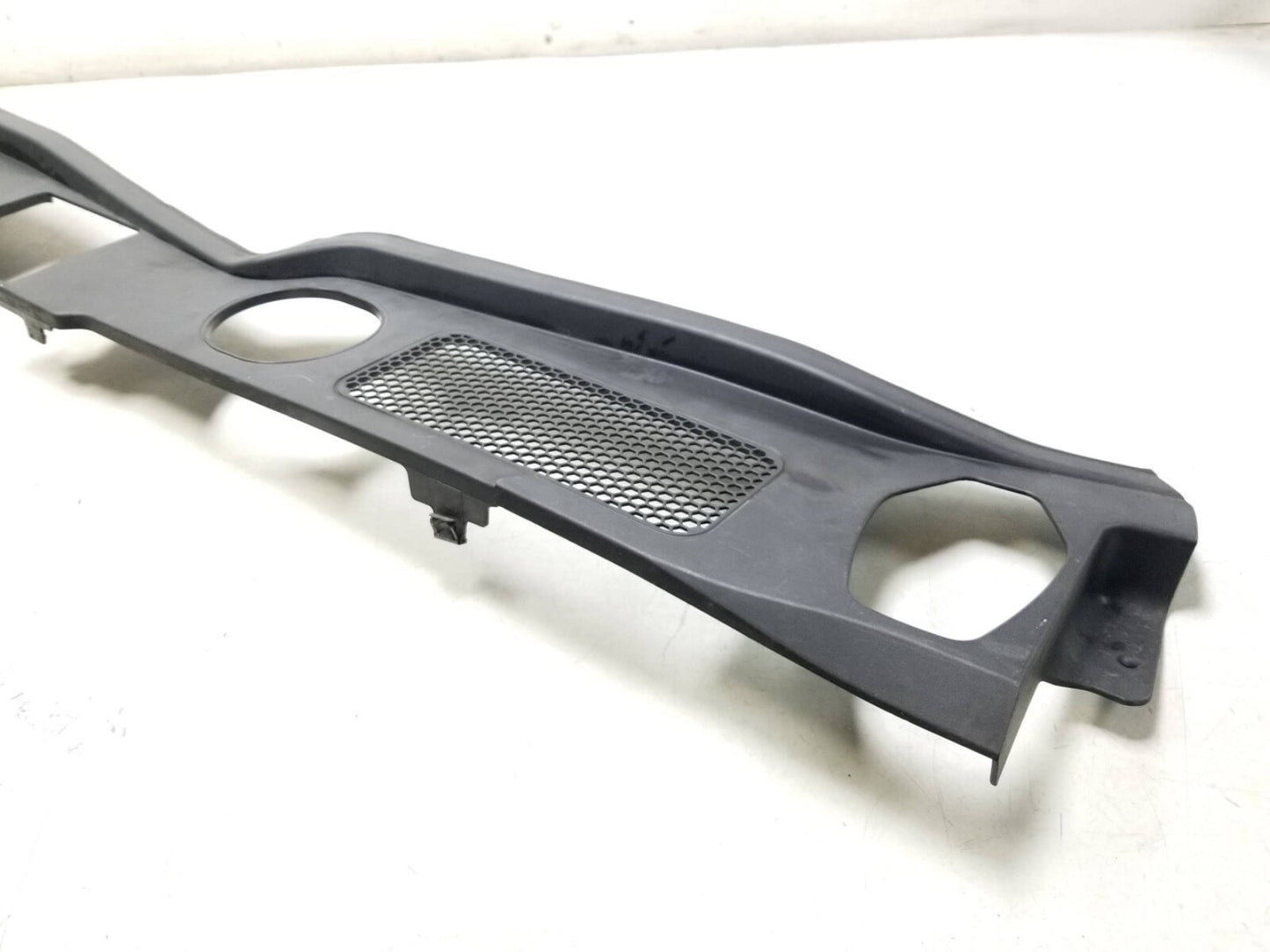 2009 - 2017 Audi Q5 Cowl Vent Panel Windshield Window Front OEM