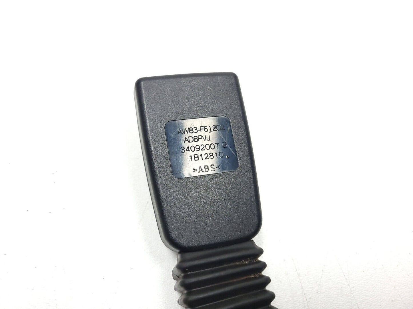 2010-1019 Jaguar XJ Front Seat Belt Buckle Latch Passenger Right OEM