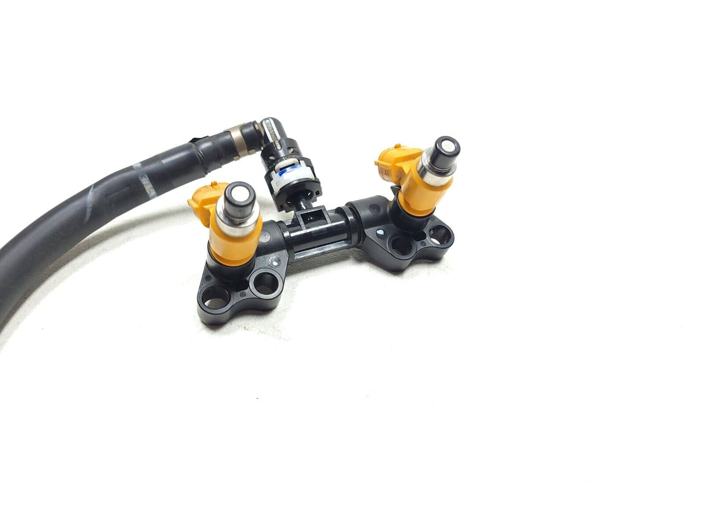 2013 - 2018 Honda Cbr500r Cb500f Fuel Rail & Injector OEM