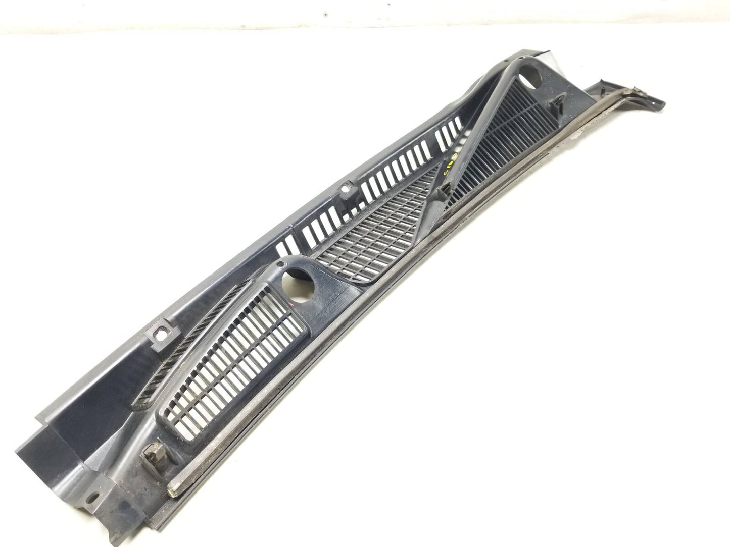 10 - 13 Ford Transit Connect Windshield Cowl Wiper Motor Cover Trim OEM ā