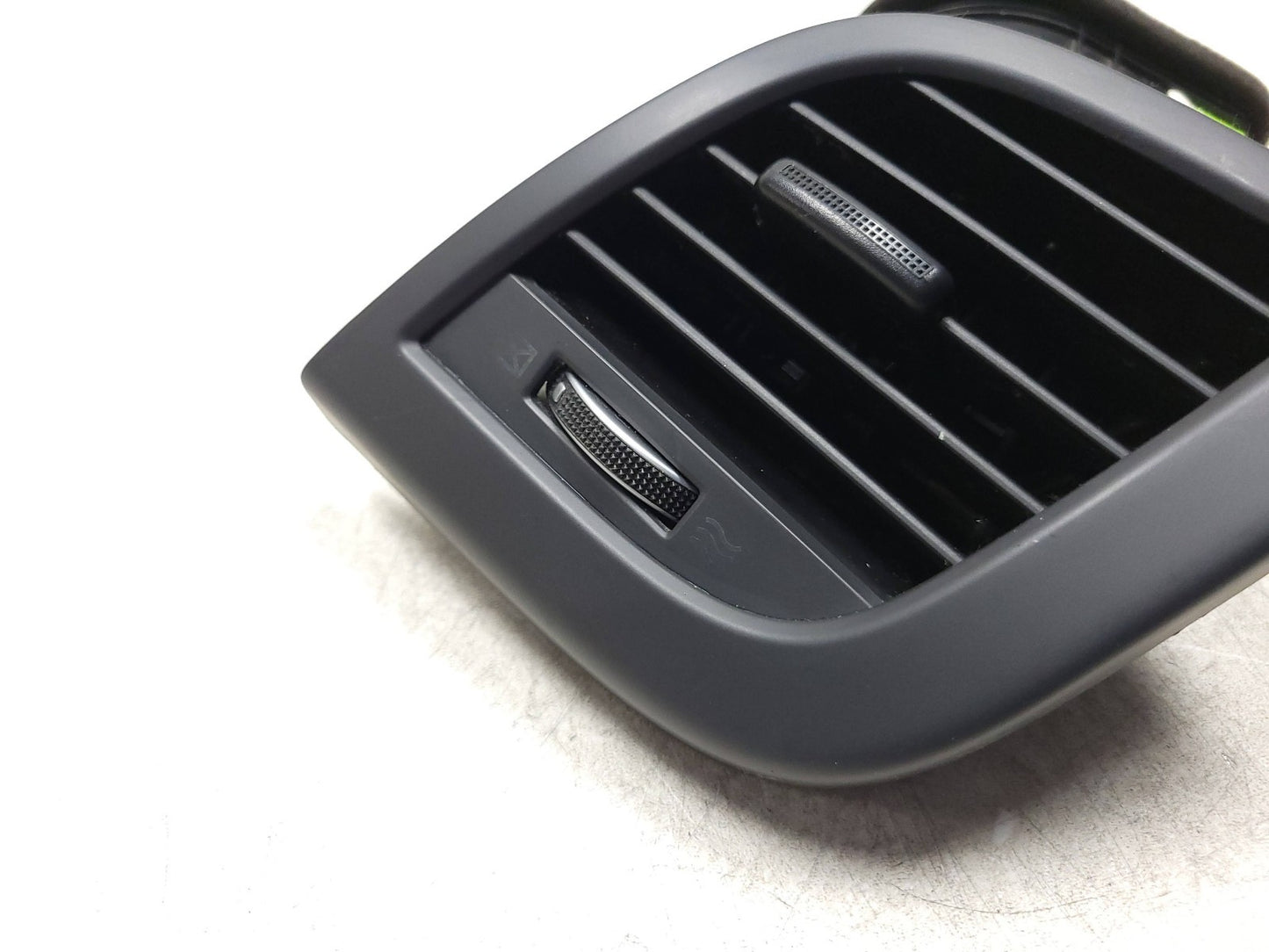 12-17 Hyundai Accent Front Driver & Passenger Dash Vent Heat AC OEM