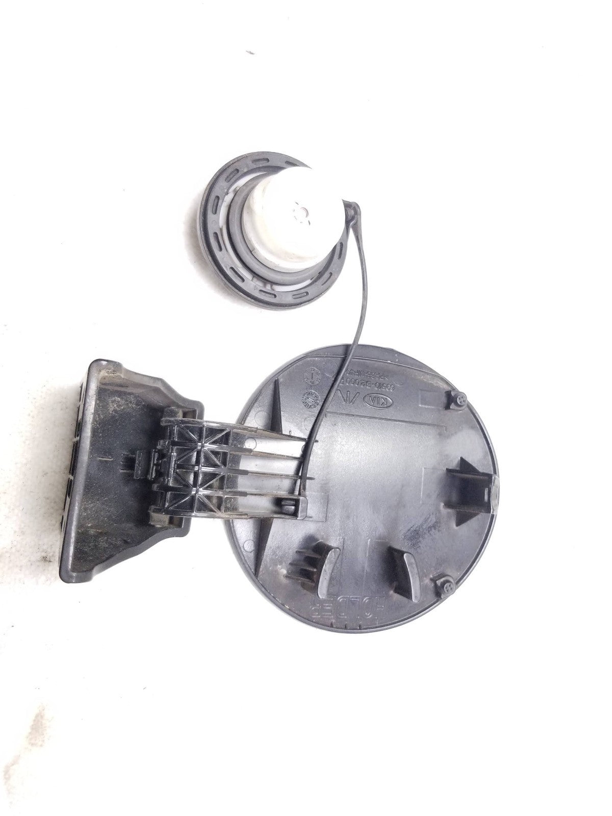 2014 - 2019 Kia Soul Fuel Tank Door Lid Filler Cap OEM