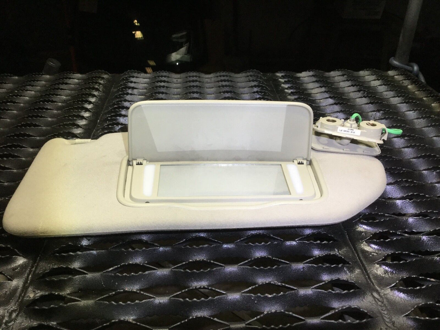 2001-2009 Volvo S60 Sun Visor Sunvisorright Passenger Side OEM