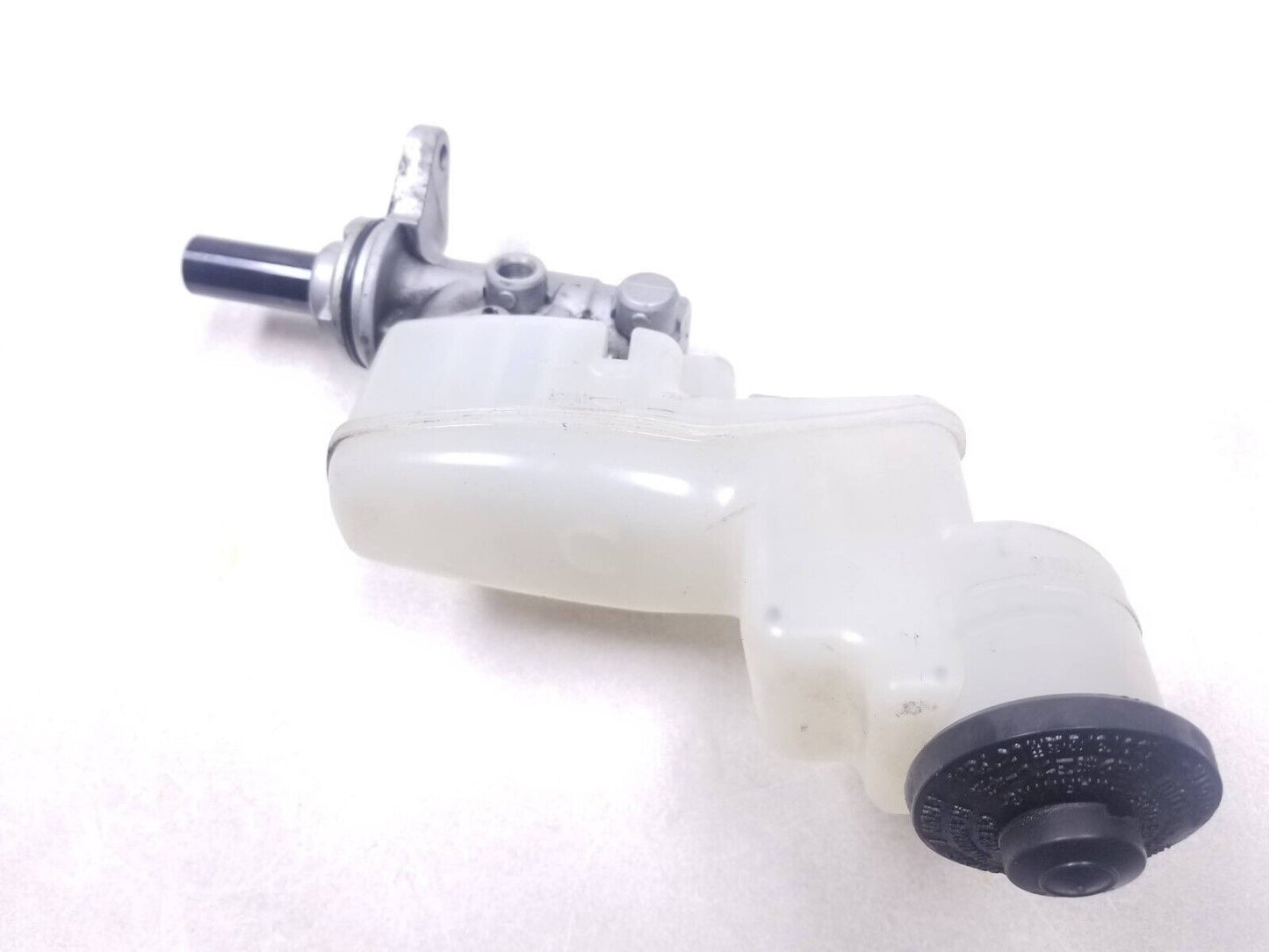 2007-2009 Toyota Camry Brake Master Cylinder With Reservoir 2.4l At OEM