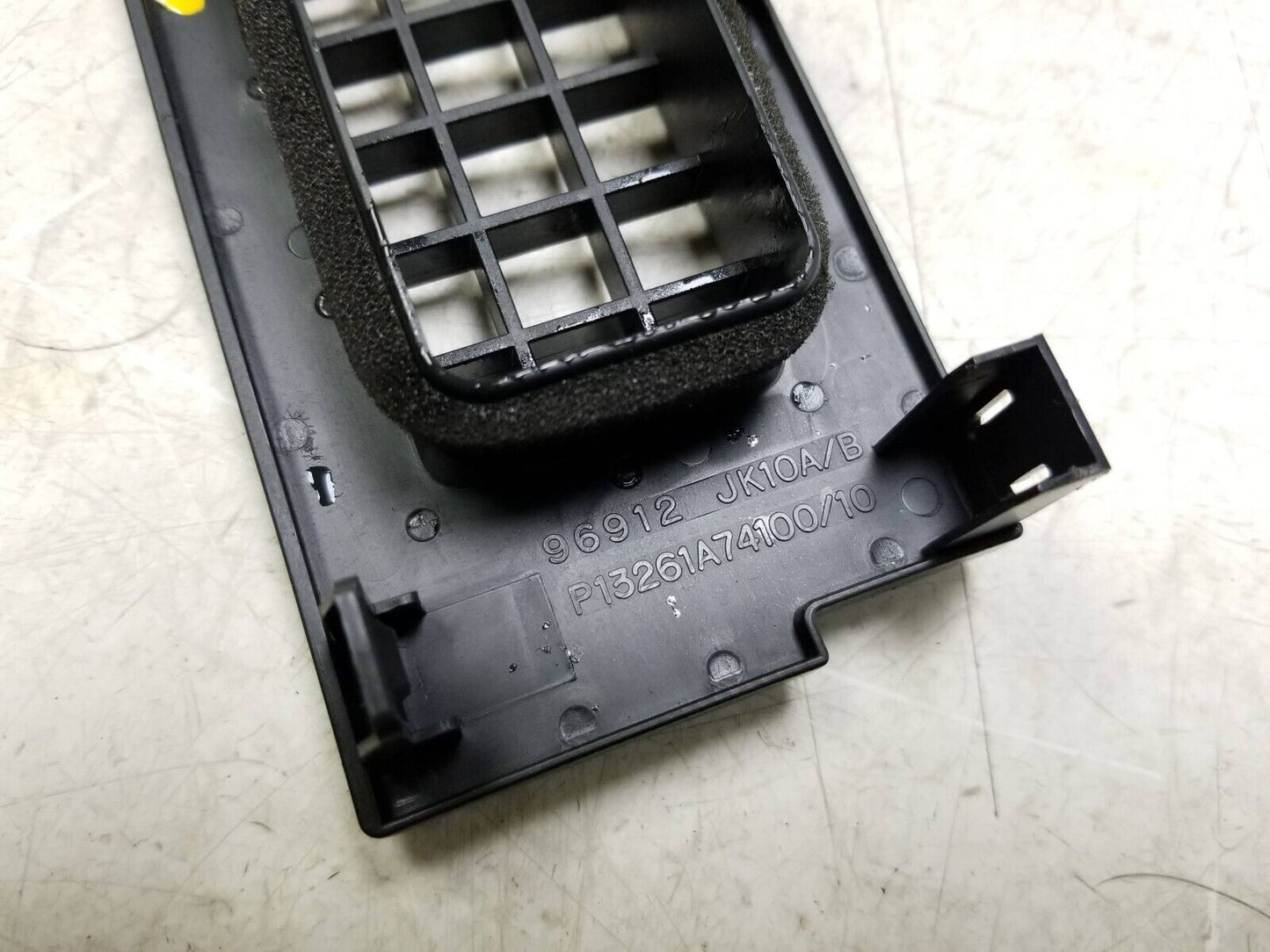 08-13 Infiniti G37 Rear Center Console Air Vent Lid 96912jk10a OEM Sedan