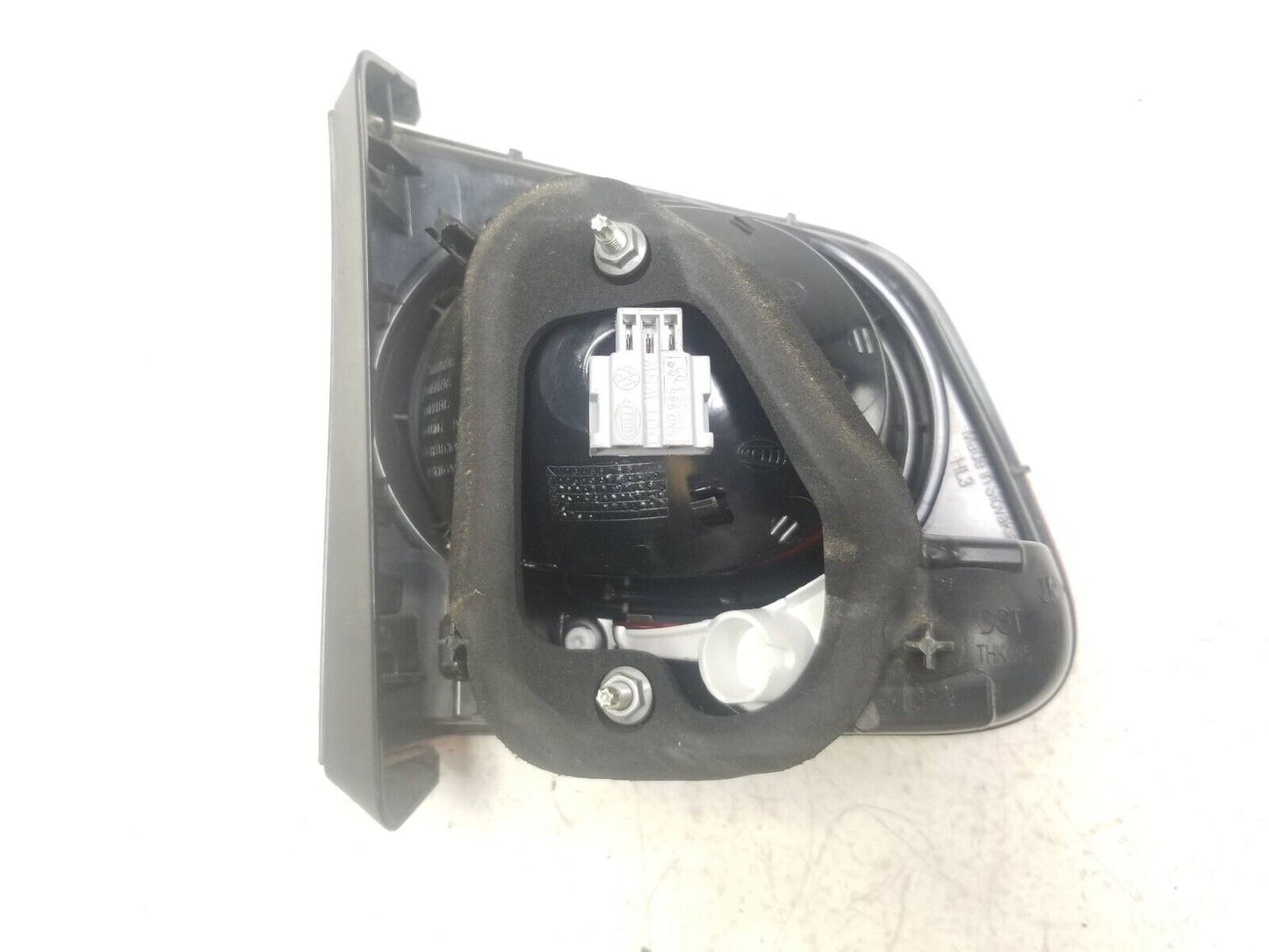 09 - 11 Volkswagen Tiguan Tail Light Inner Passenger Side Right OEM