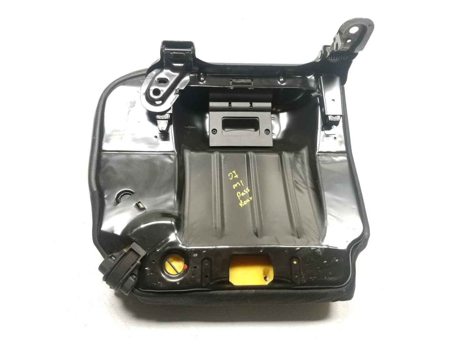 06-11 Mercedes Ml Ml350 Ml500 Rear Passenger Seat Lower Cushion Right OEM
