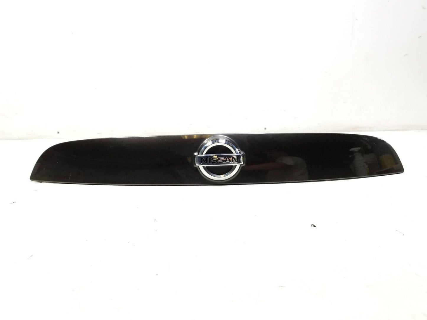 2011 2012 Nissan Juke Rear Liftgate Tailgate License Light Molding W/ Emblem OEM