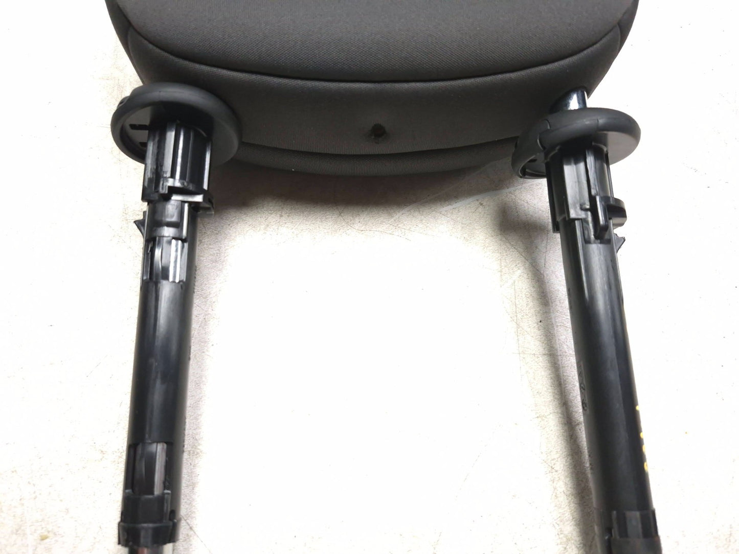 2014 Fiat 500l Front Passenger Seat Headrest W/ Guide Sleeve OEM