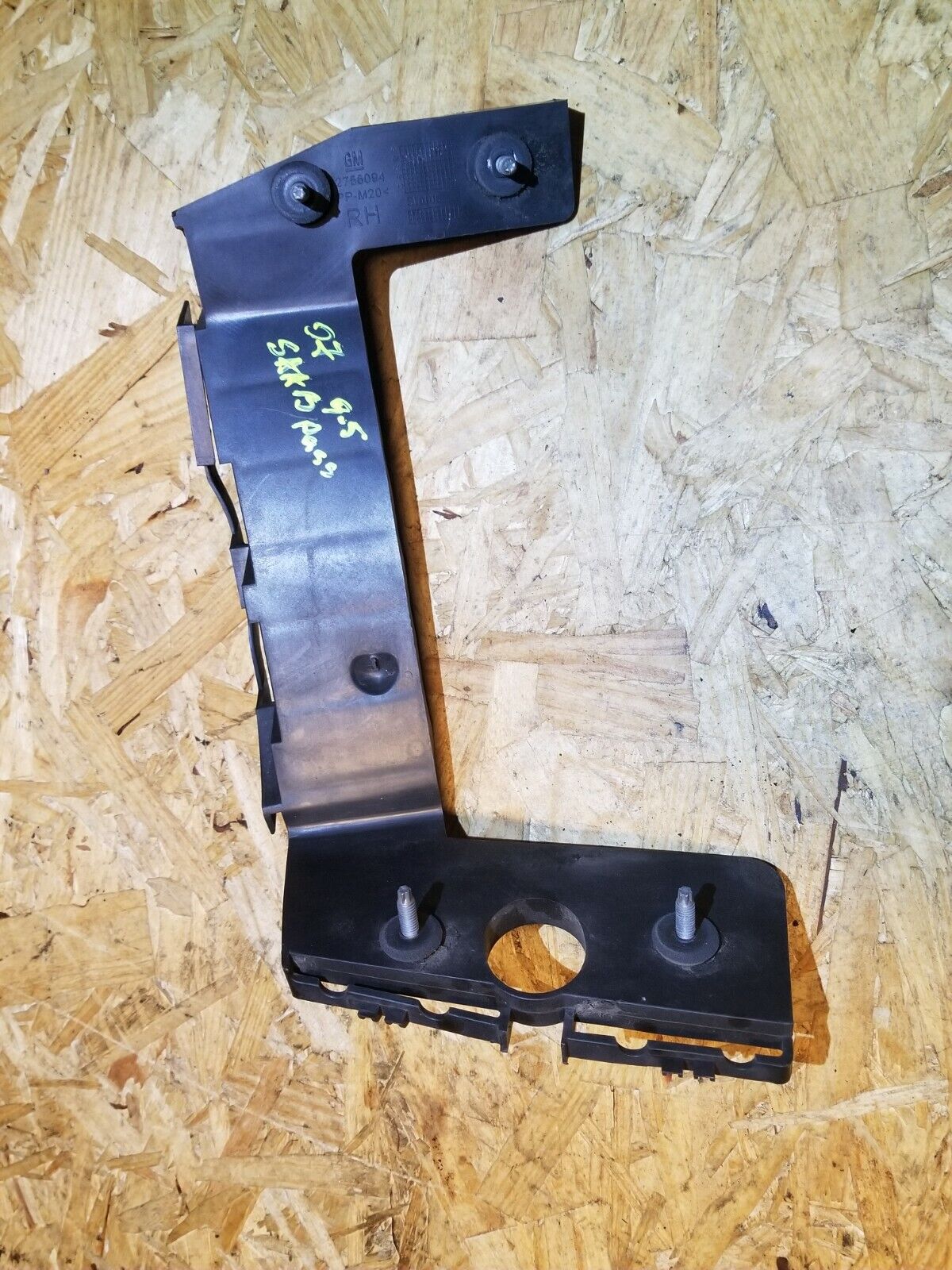 99-10 Saab 9-5 Aero Rear Bumper Mount Bracket Pair OEM