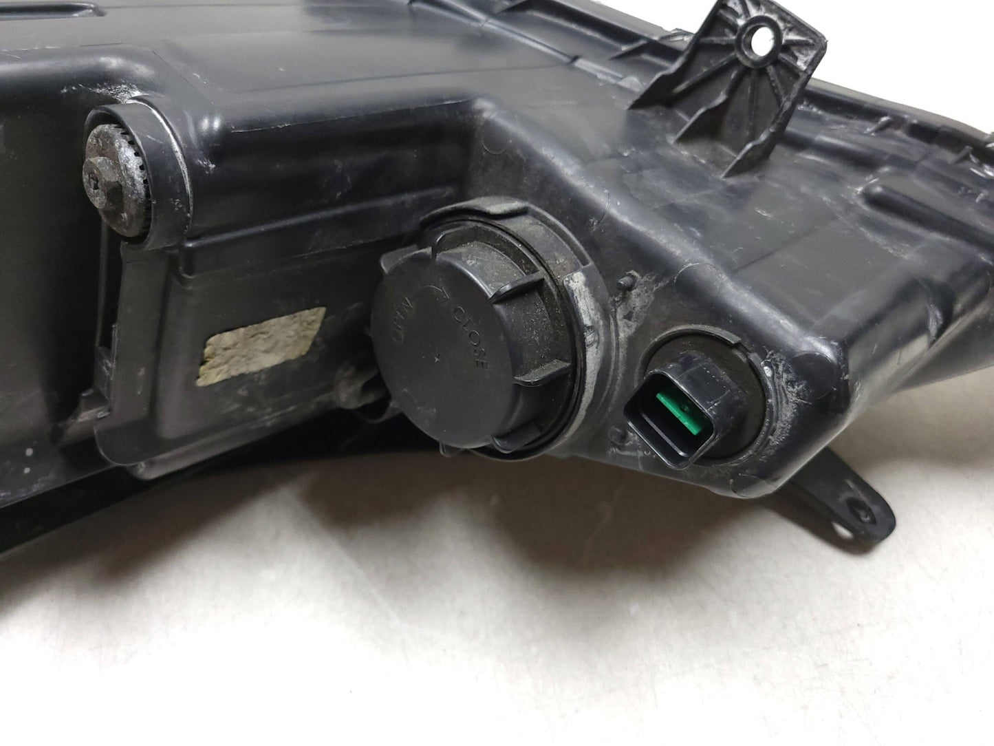 2011 - 2014 Hyundai Sonata Headlight Left & Right OEM