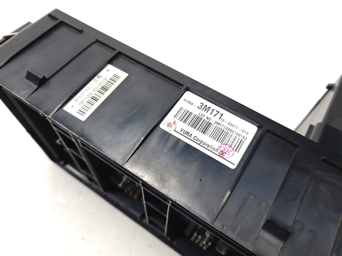 09-14 Hyundai Genesis Fuse Relay Box 91950-3m171 OEM Sedan