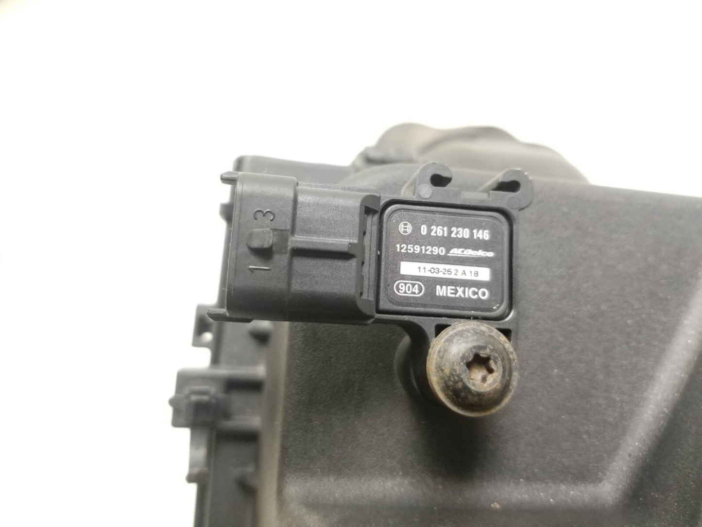 2010 - 2016 Cadillac SRX 3.0l Air Filter Housings Box OEM