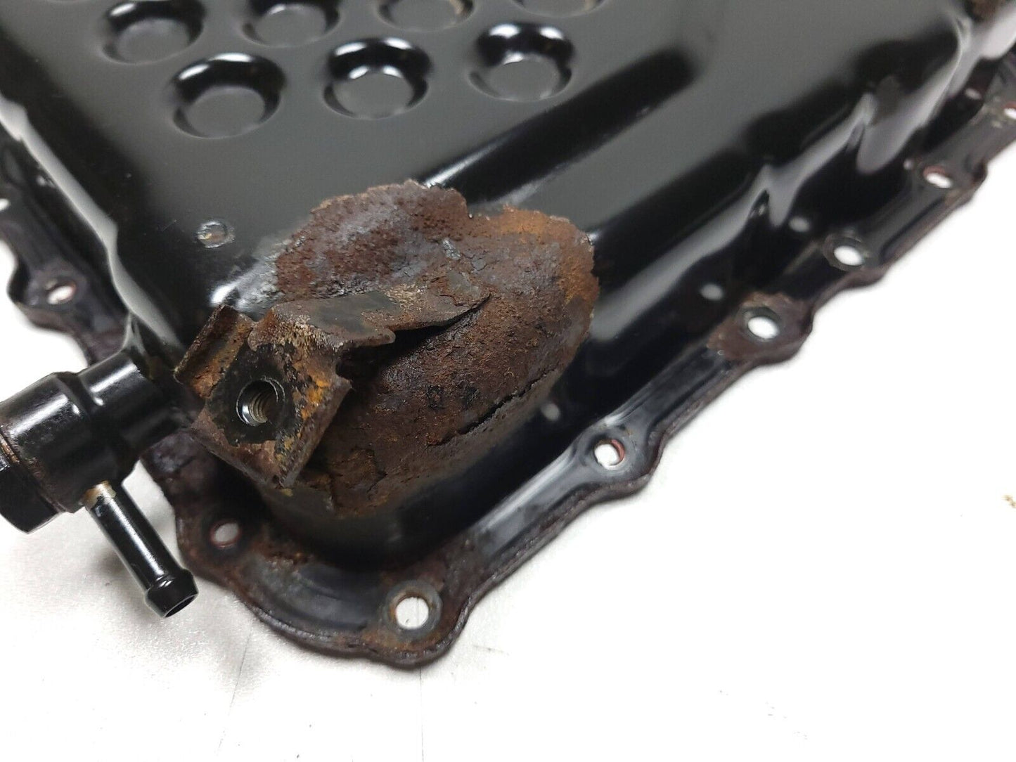 2011 - 2013  Kia Sportage At Transmission Valve Body Cover 2.4l OEM