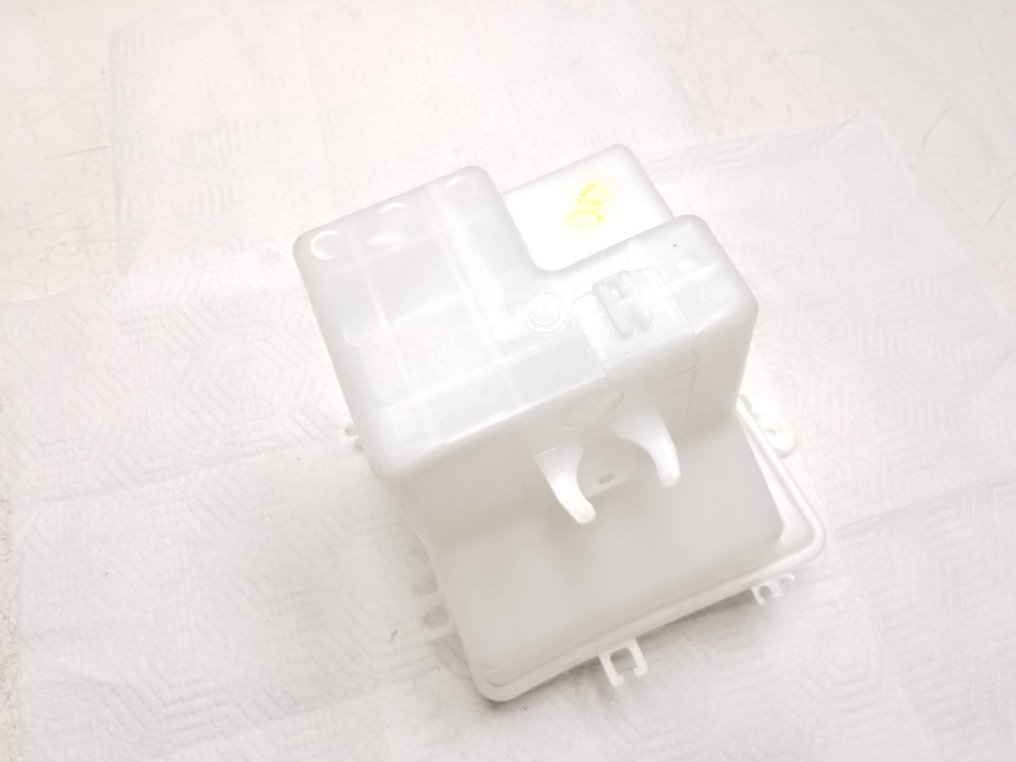 Kia Rio Hyundai Accent Windshield Washer Fluid Reservoir Tank 98611-1g001 New