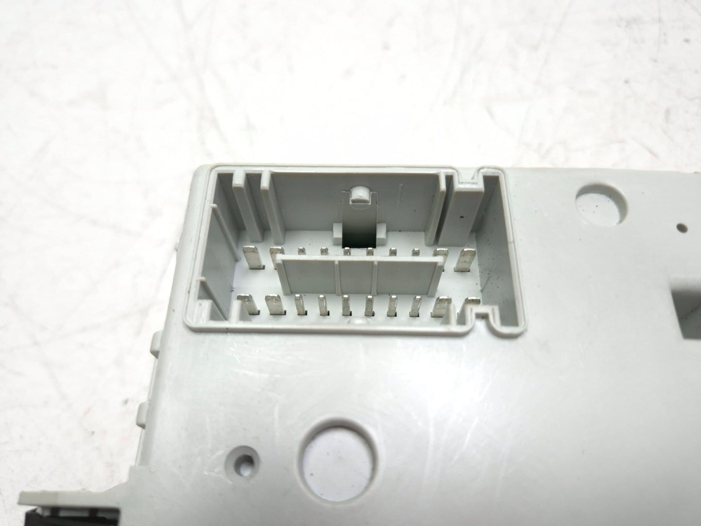2014 Fiat 500l Body Control Module Fuse Box OEM
