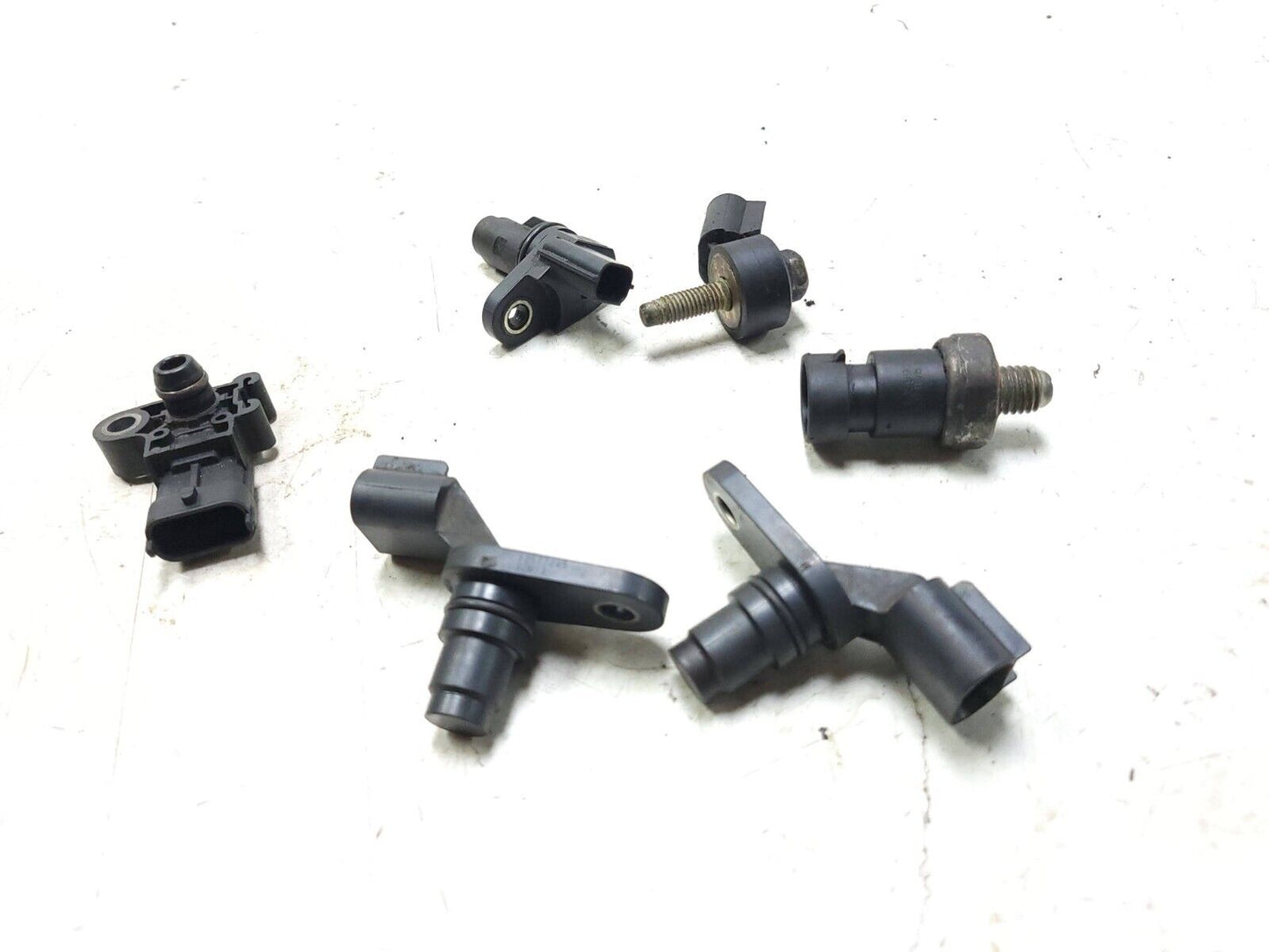10-15 Chevrolet Equinox Crank/camshaft Knock Oil Air Pressure Sensor OEM