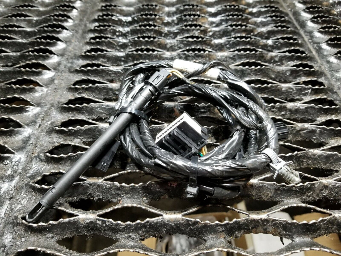 2011 - 2015 Chevrolet Camaro Heater Wire Wiring Harness & Temp Sensor OEM