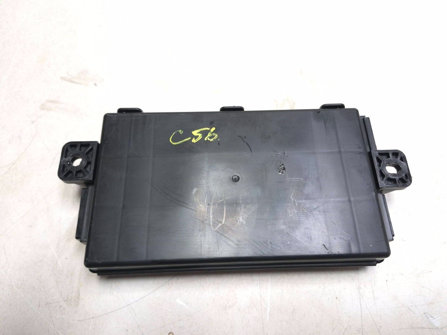 2020 Dodge Challenger Keyless Entry Hub Receiver Module Unit OEM