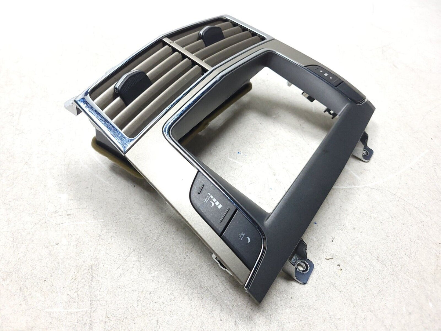 10-12 Lincoln MKT Dash Center Air Vent Left & Right Pair OEM