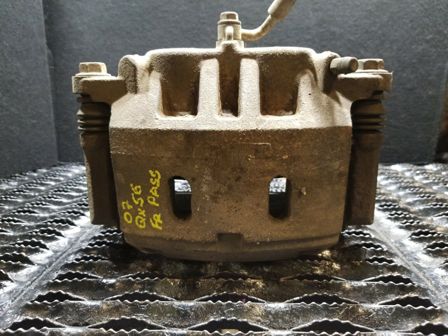 04 05 06 07 Infiniti QX56 Front Right Passenger Side Brake Caliper OEM