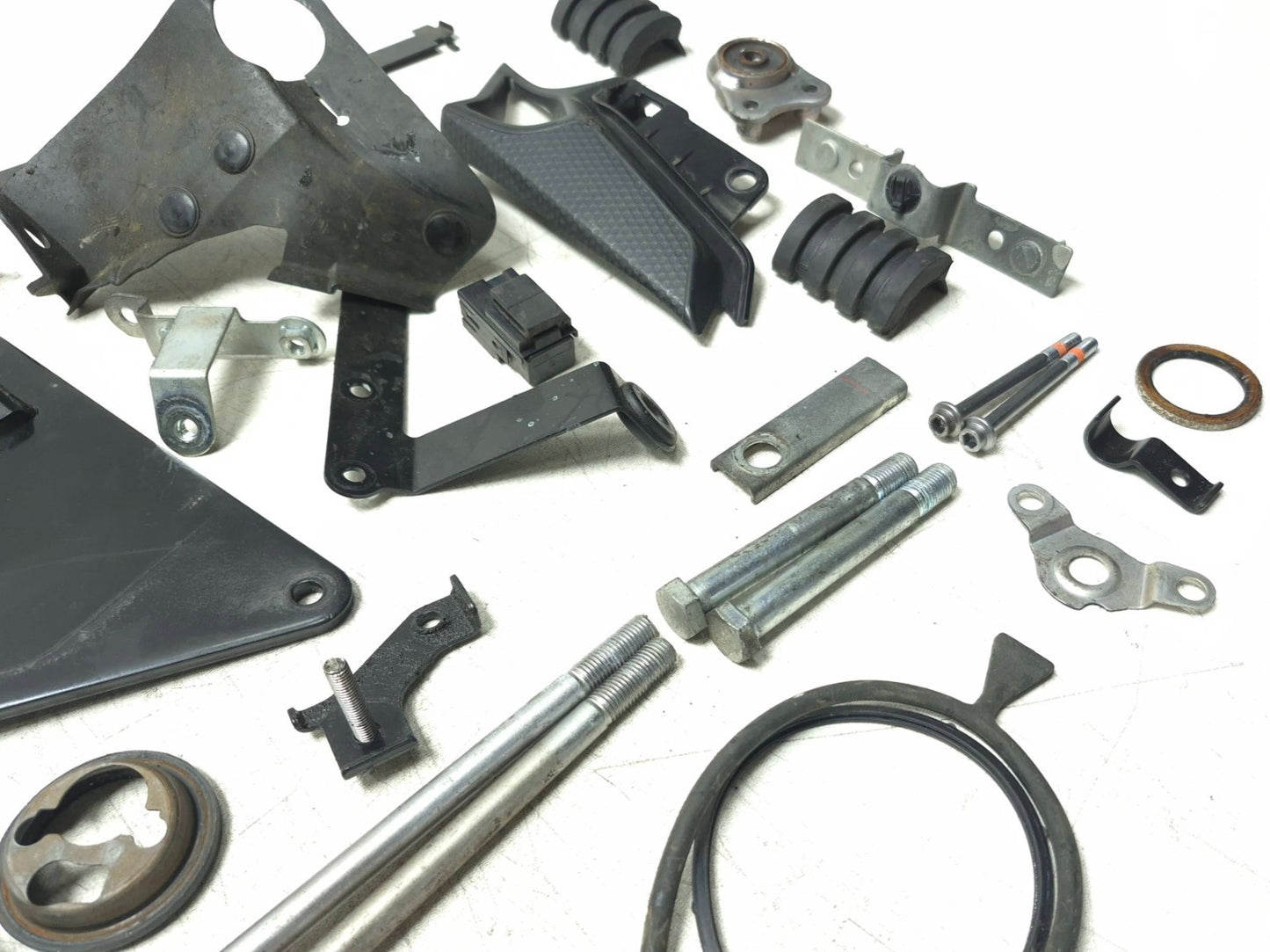 2009 Yamaha Fz6r Misc Bolt & Hardware Bracket OEM