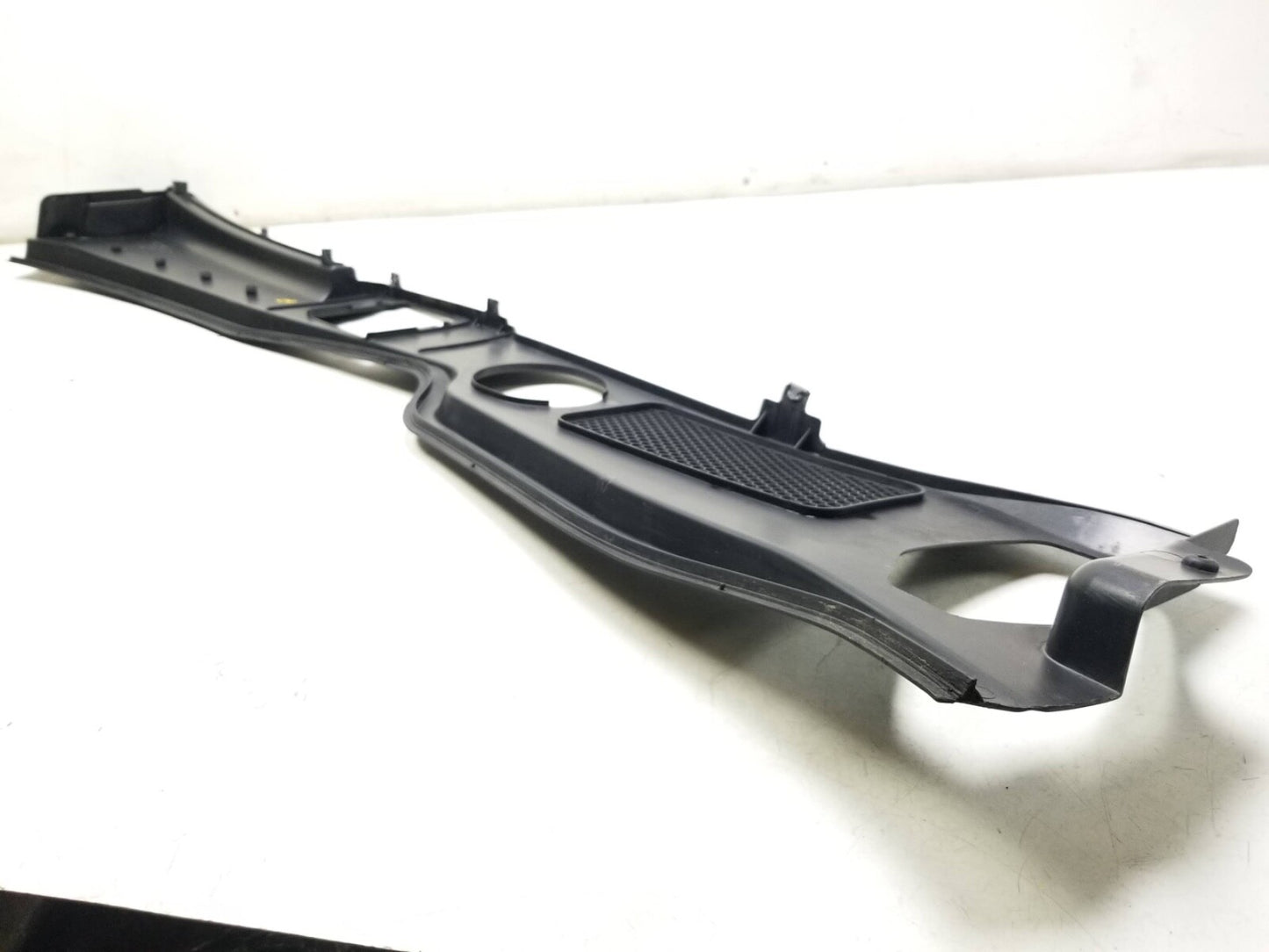 2009 - 2017 Audi Q5 Cowl Vent Panel Windshield Window Front OEM