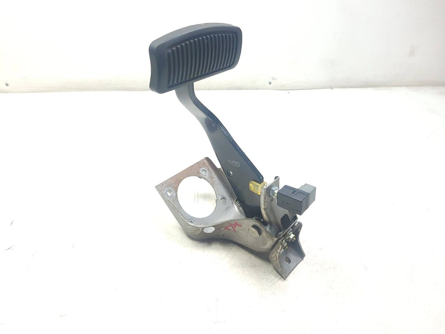 2009-2013 Hyundai Genesis Coupe Brake Pedal OEM
