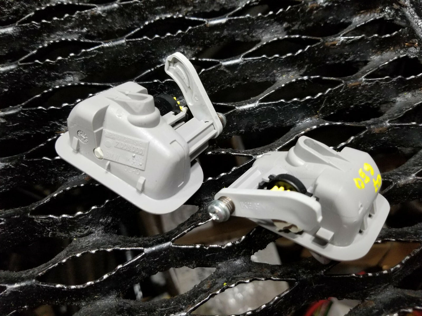 06 07 08 09 10 BMW 650i E63 Rear Roof Coat Hanger Clip Hook 2pcs OEM