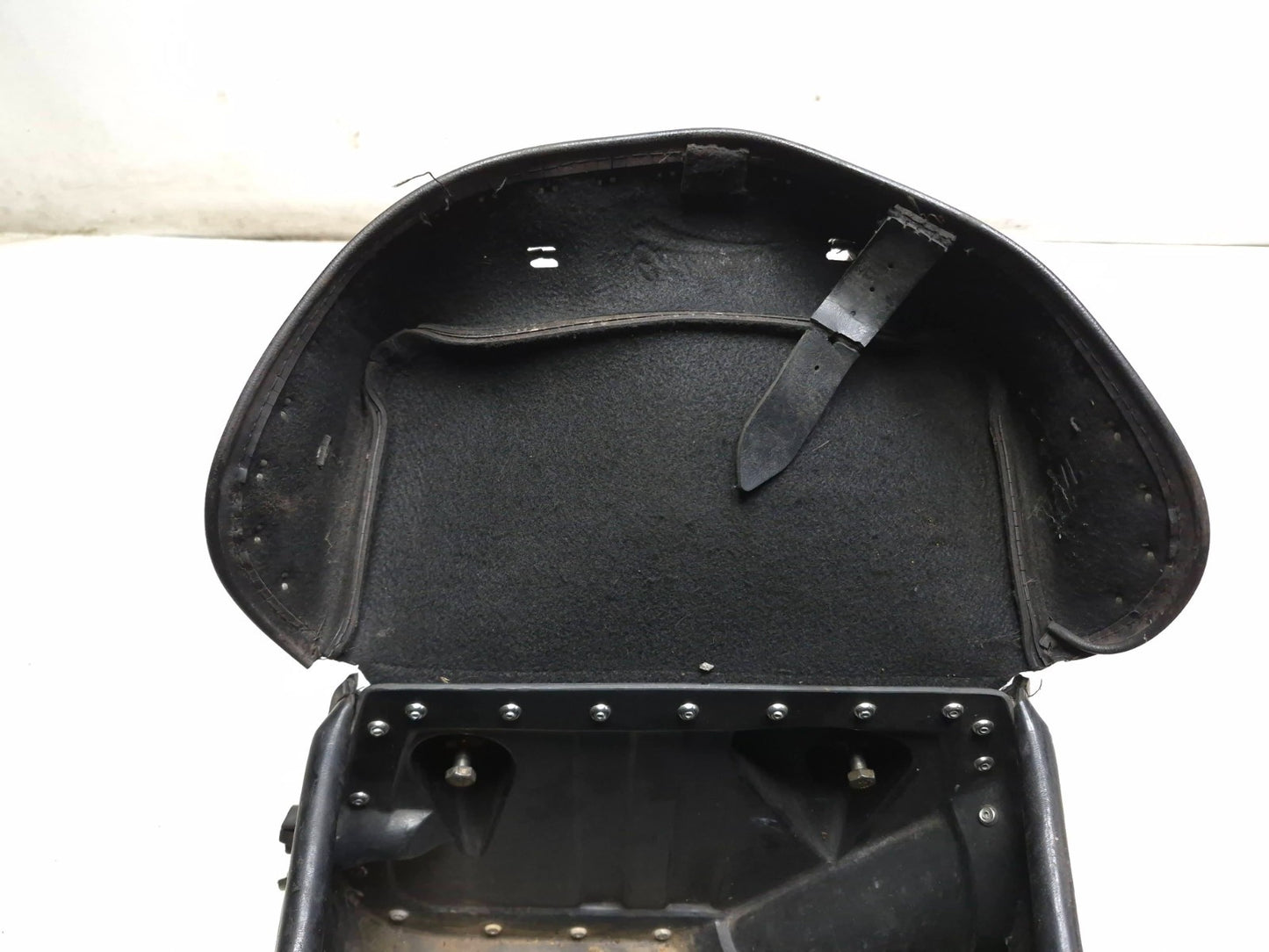 1997 Harley-davidson Sportster Xl883 Right Saddlebag Leather Saddlemen