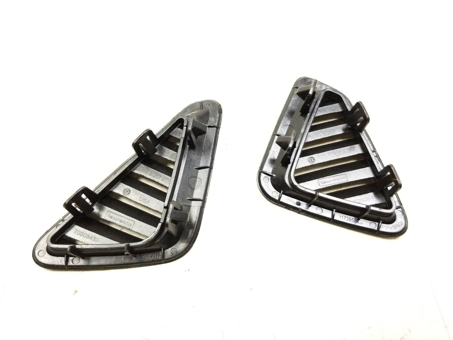 14-18 BMW X5 F15 Dash Side Defroster Air Vent Pair OEM 89k Miles✅