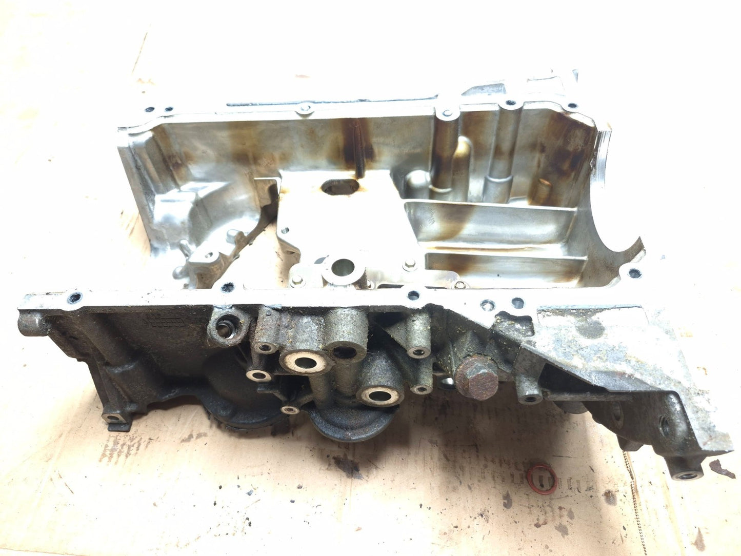 2015 Nissan Juke 1.6l Engine Cylinder Upper Oil Pan OEM
