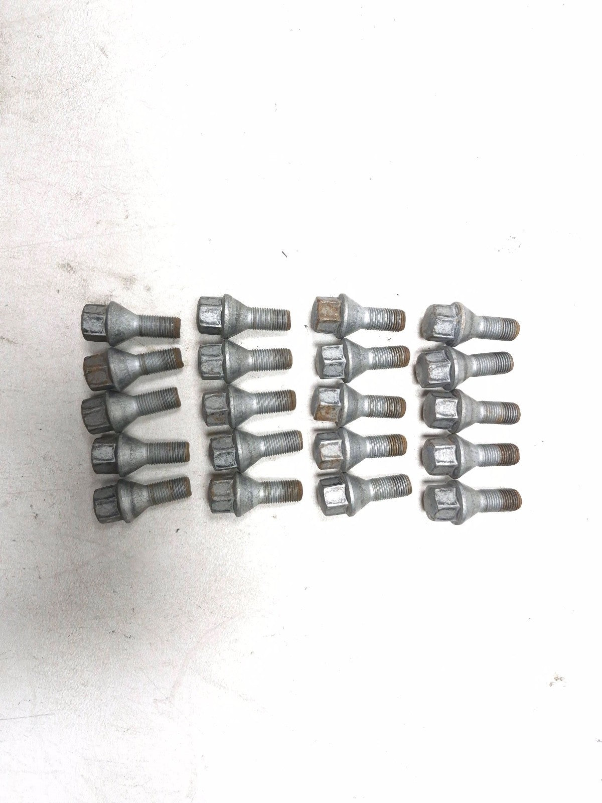 2014 Fiat 500l Wheel Lug Nut Bolt OEM