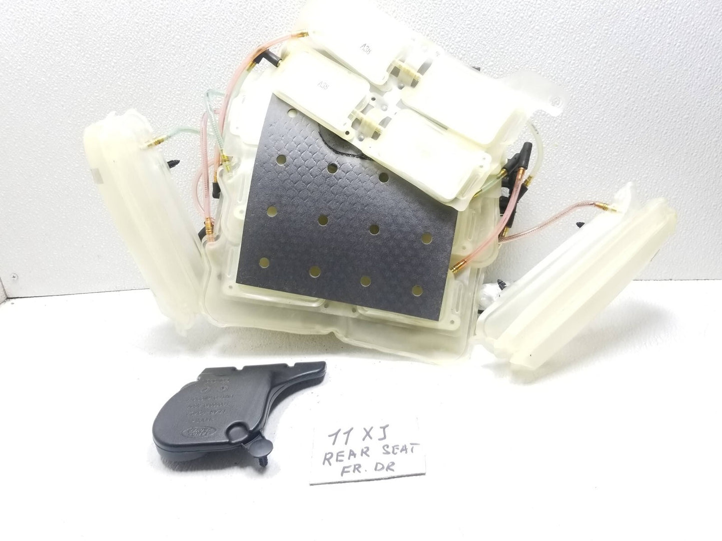 10 11 12 13 Jaguar XJ Front Driver Seat Lumbar Motor Pad W/cooling 0084982ad OEM