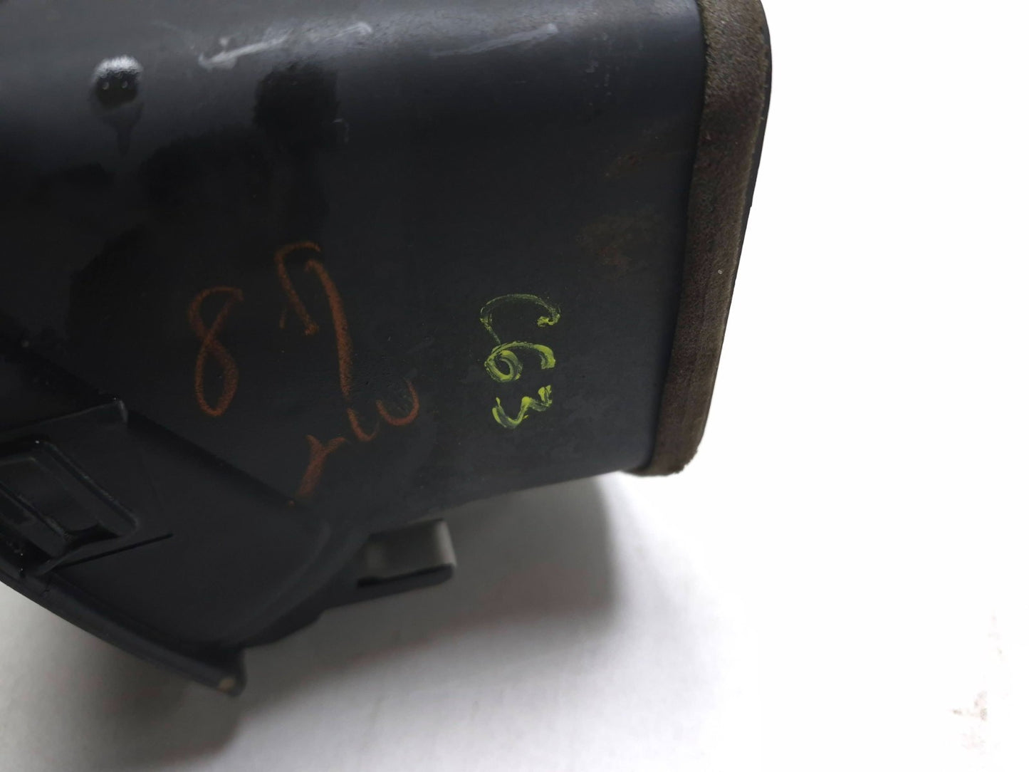 2004 Toyota Corolla Dash Center Air Vent Pair OEM