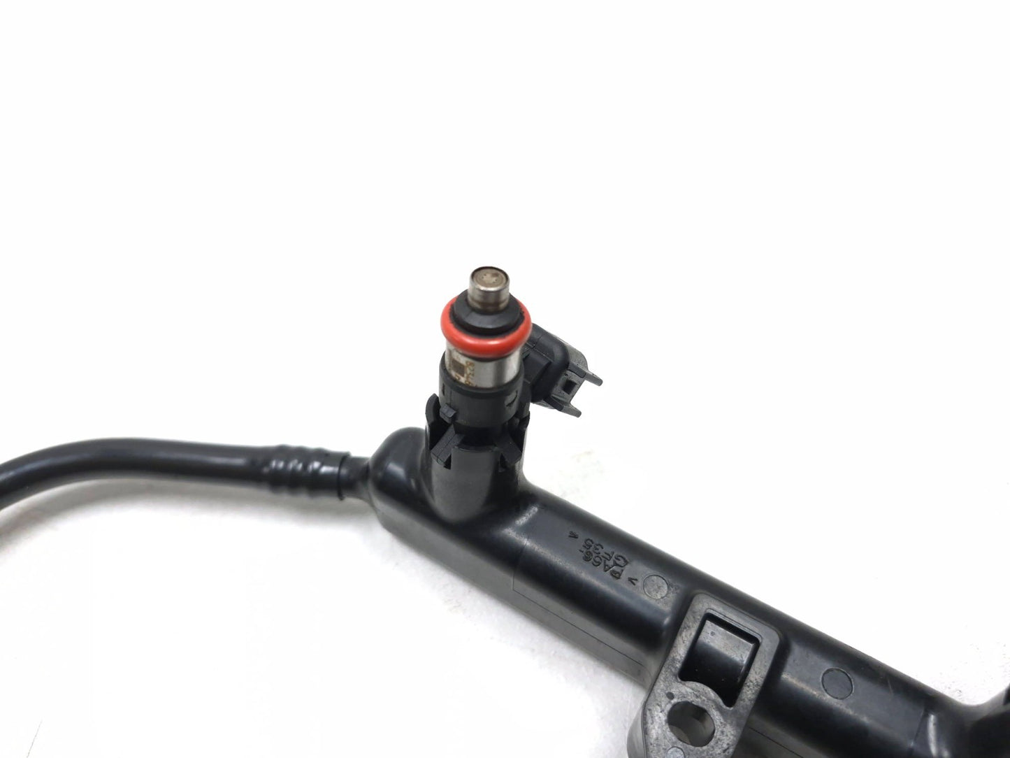2012 Jeep Grand Cherokee Fuel Rail W/ Injector OEM