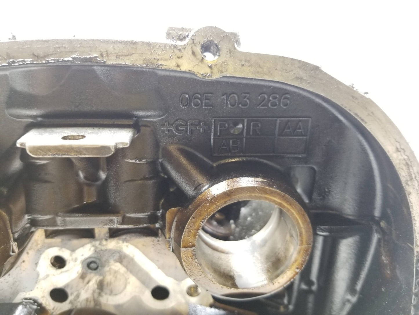 2009 - 2012 Audi Q5 3.2 Engine Cylinder Head Pair OEM