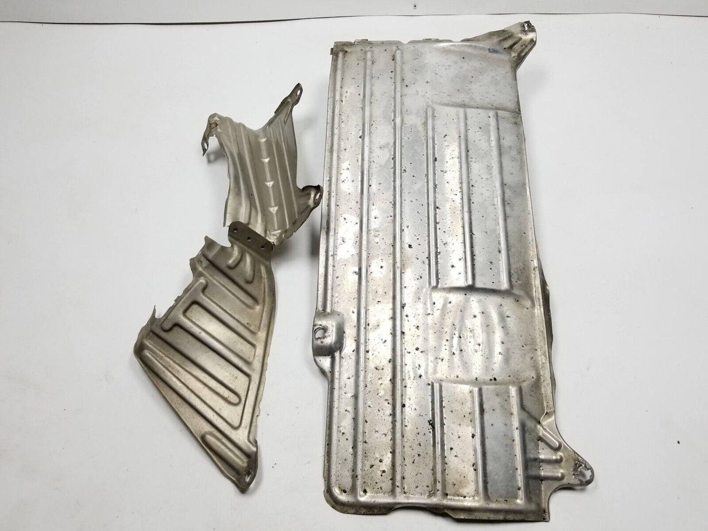 13 14 15 16 GMC Acadia Underbody Heat Guard Shield Pair OEM