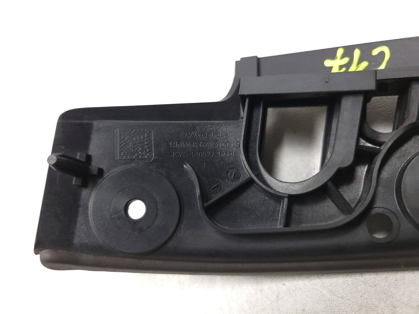 13-18 BMW 330xi F30 Front Seal Bracket Passenger Side 8621100 OEM โ