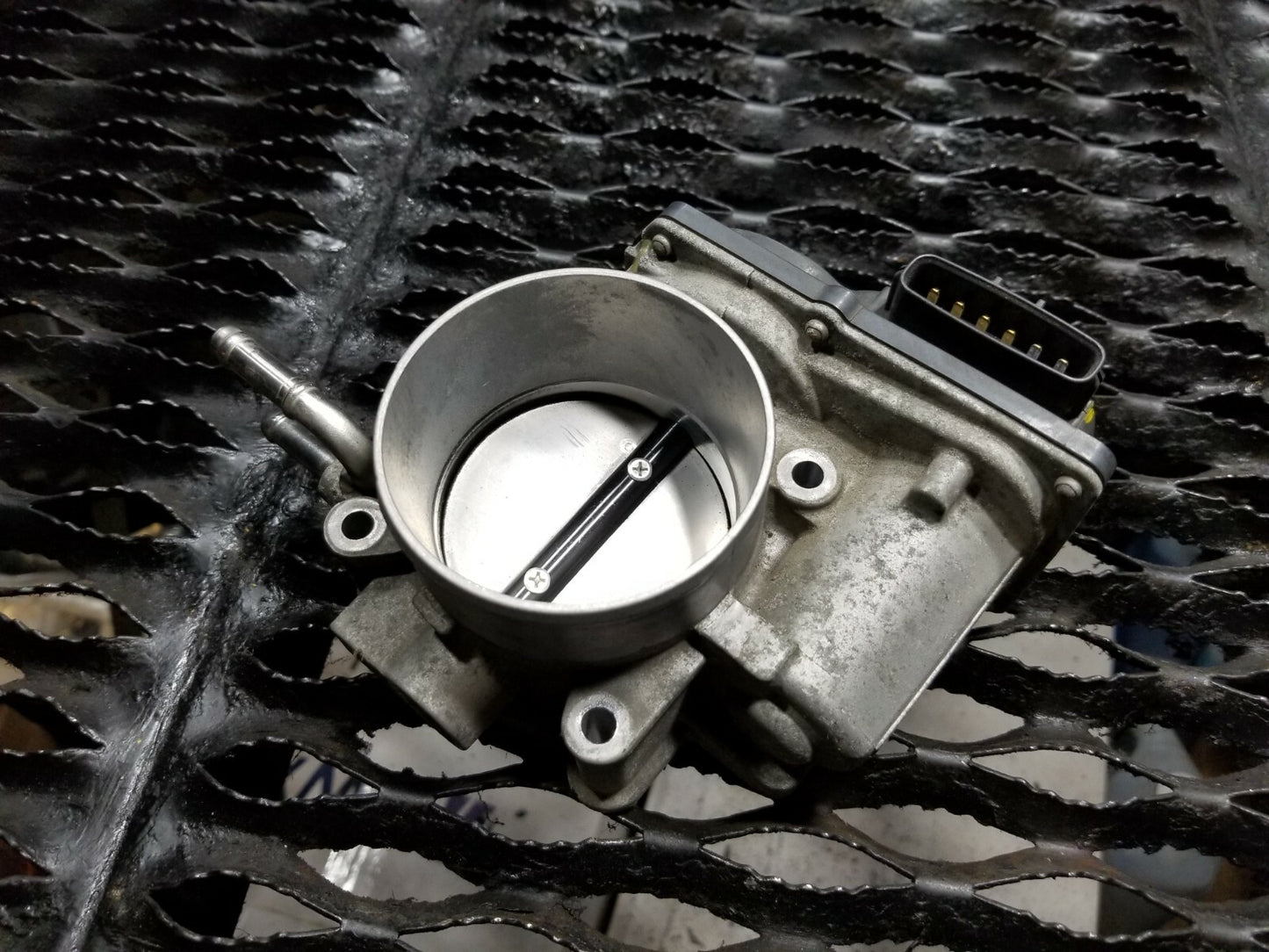 11 12 13 14 15 16 Scion Tc Throttle Body 22030-36010 OEM